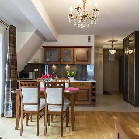 Udanypobyt Snowbird Apartment